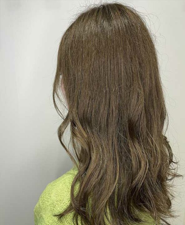 柔らかオリーブベージュカラー