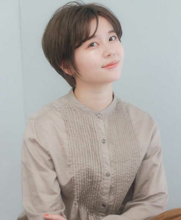 ショートボブ★耳かけショートフォギーベージュ★